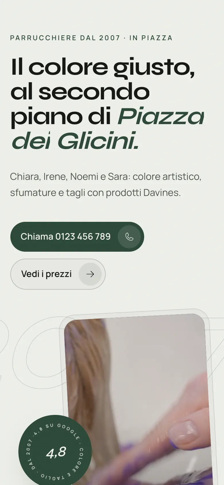 Sito d'esempio per parrucchiere, visto dal telefono: nome e contatti inventati