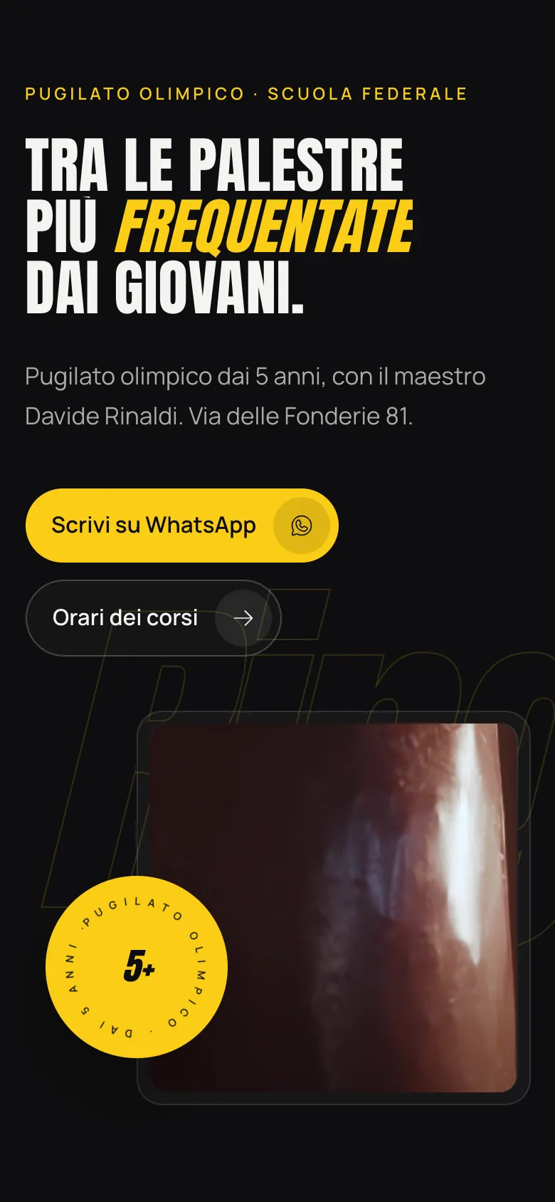 Sito d'esempio per palestra, visto dal telefono: nome e contatti inventati